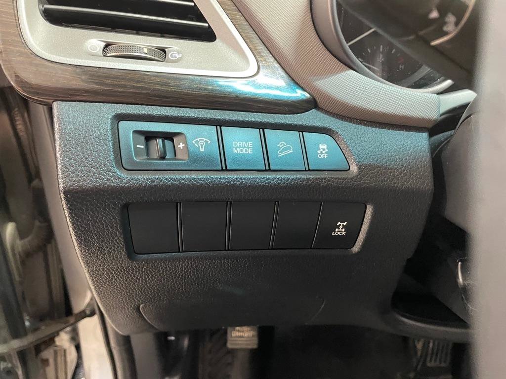 Used 2018 Hyundai Santa Fe Sport image 26