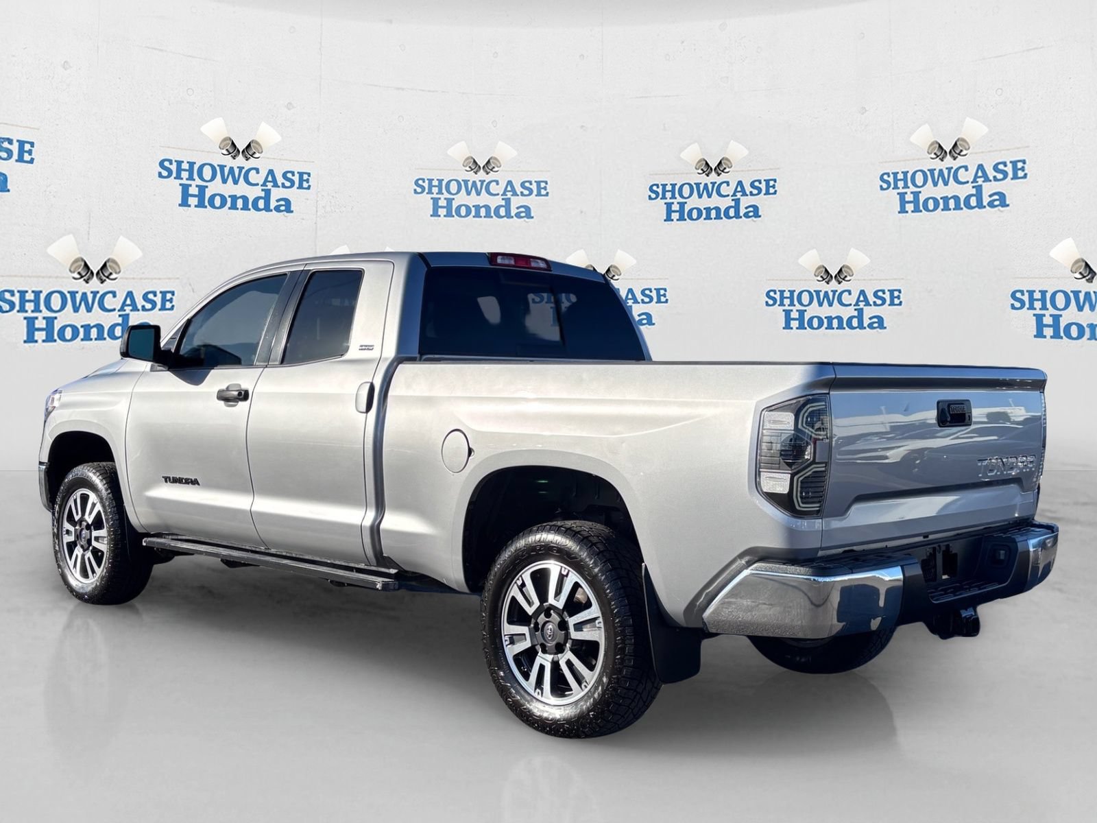 Used 2015 Toyota Tundra SR5 w/ SR5 Upgrade Package RWD image 5