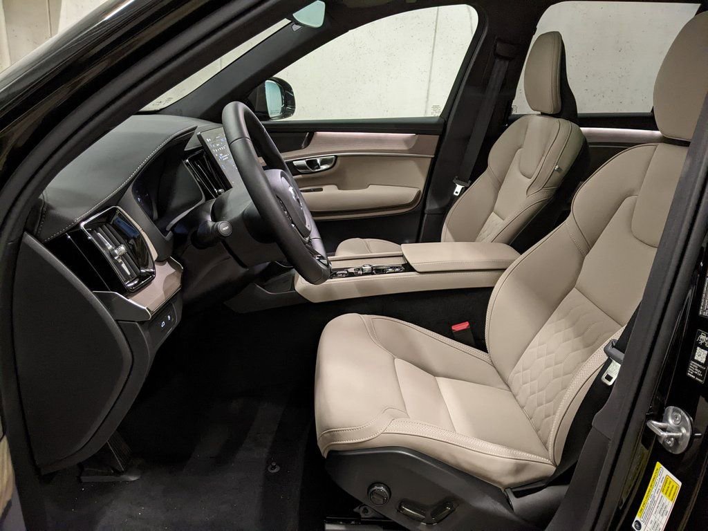 New 2026 Volvo XC90 T8 Plus w/ Protection Package Premier AWD/4WD image 11