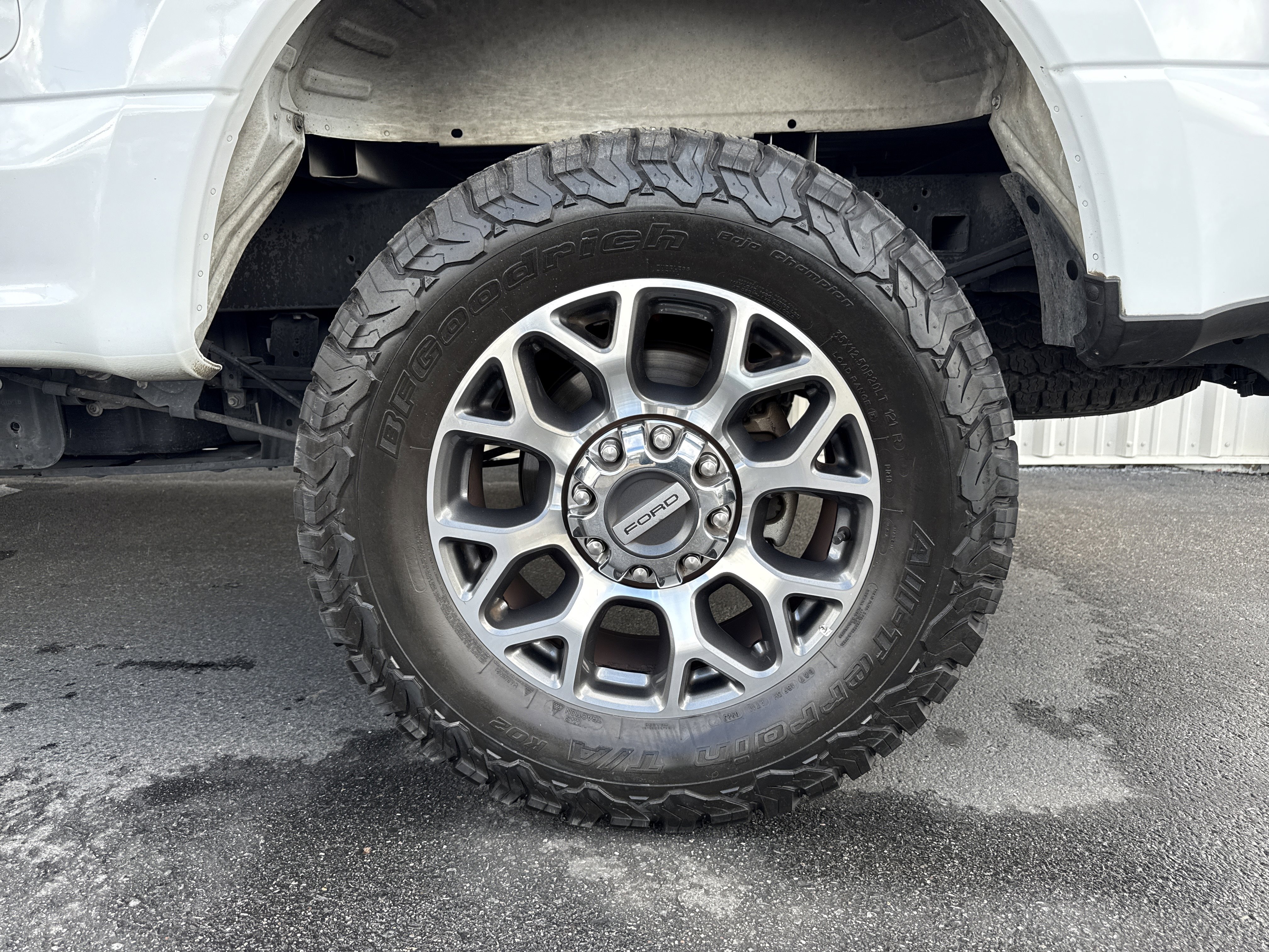 Used 2022 Ford F250 Lariat w/ Lariat Ultimate Package image 3