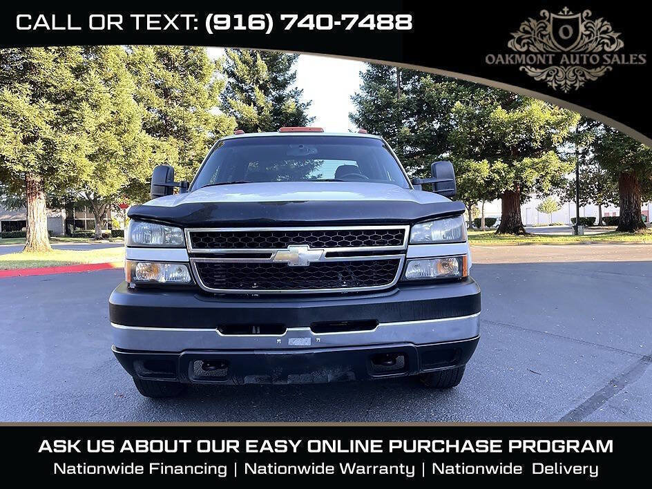 Used 2006 Chevrolet Silverado 3500 LT w/ Heavy-Duty Power Package AWD/4WD image 2