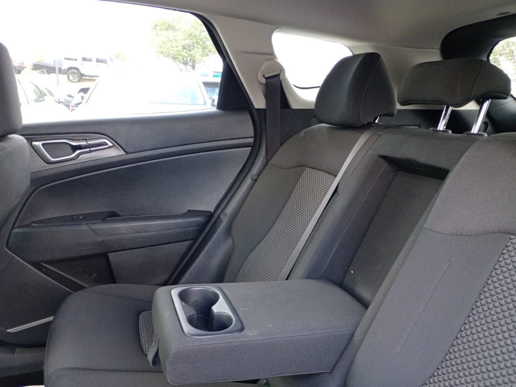 Used 2024 Kia Sportage LX image 13