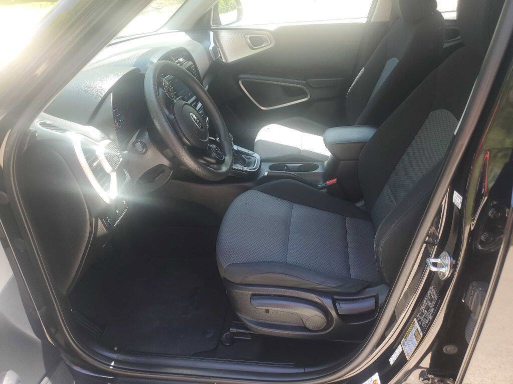Used 2021 Kia Soul LX FWD image 17