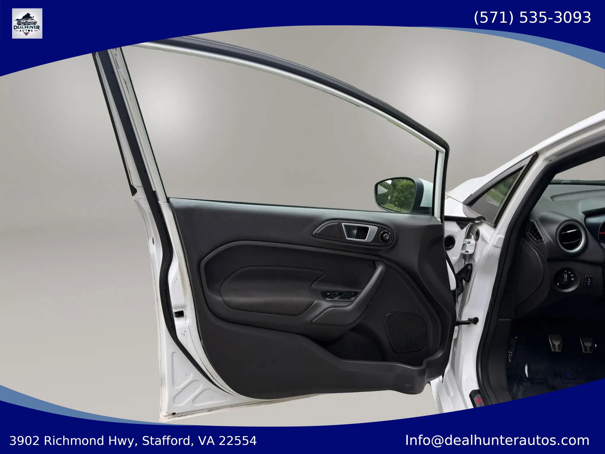 Used 2015 Ford Fiesta ST FWD image 15