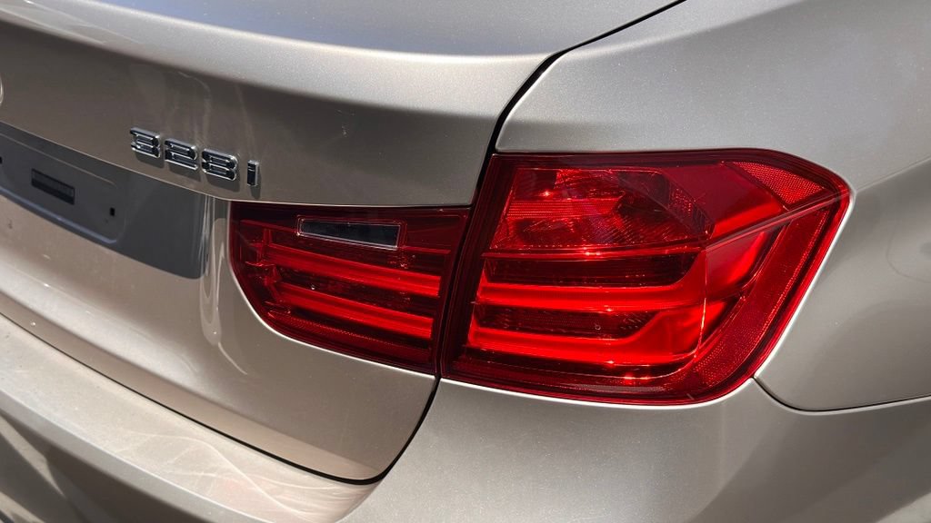 Used 2013 BMW 328i xDrive Sedan AWD/4WD image 8