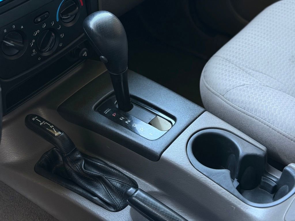 Used 2003 Jeep Liberty Sport AWD/4WD image 35