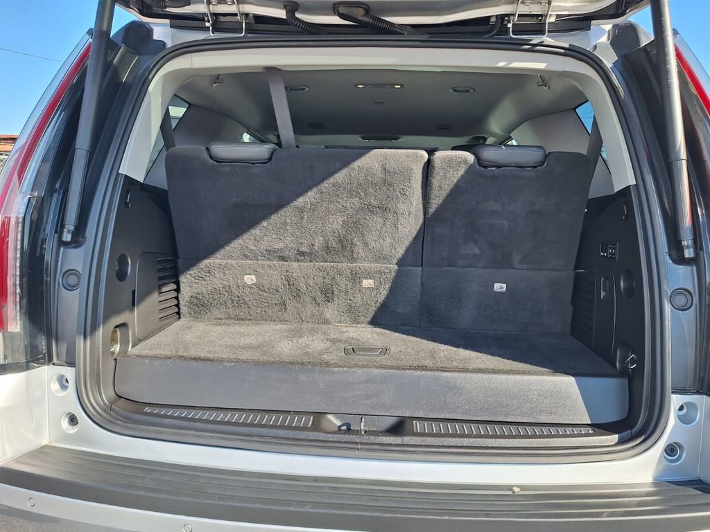 Used 2020 Cadillac Escalade Luxury image 25
