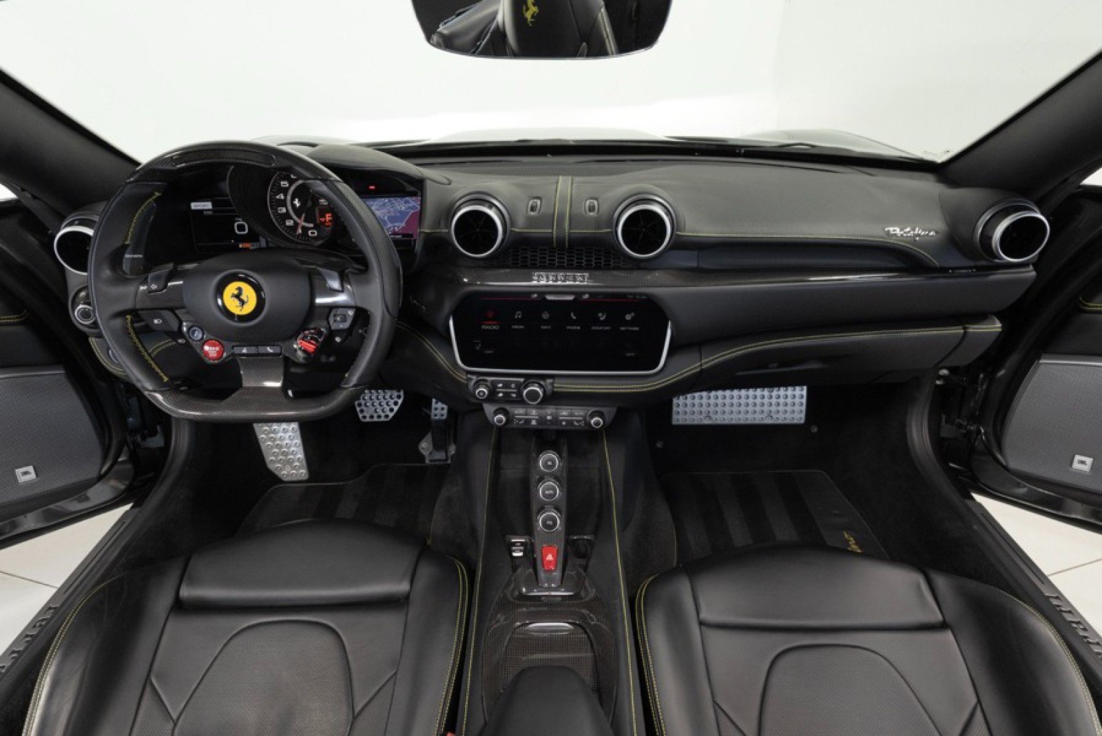 Used 2020 Ferrari Portofino RWD image 23