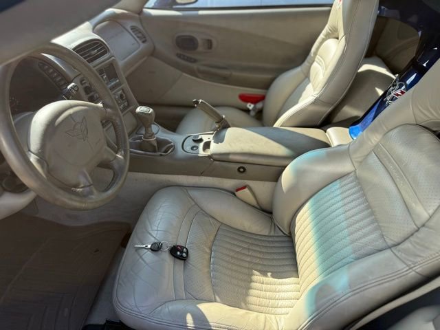 Used 2004 Chevrolet Corvette Convertible w/ Preferred Equipment Group RWD image 10