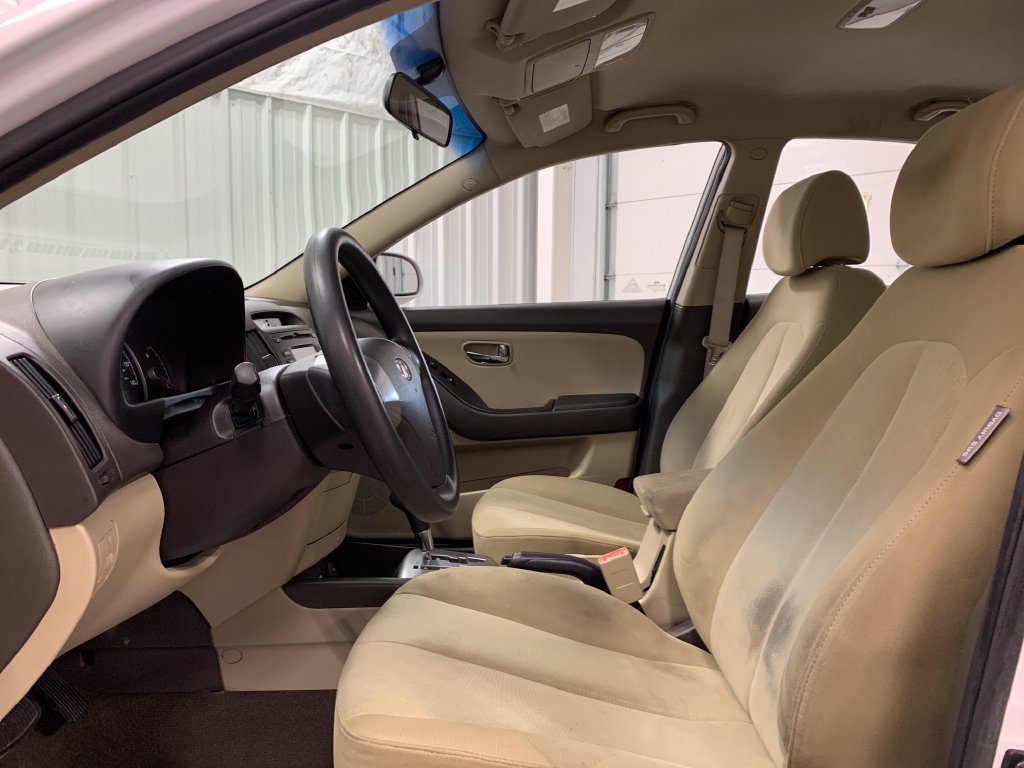 Used 2010 Hyundai Elantra GLS FWD image 16