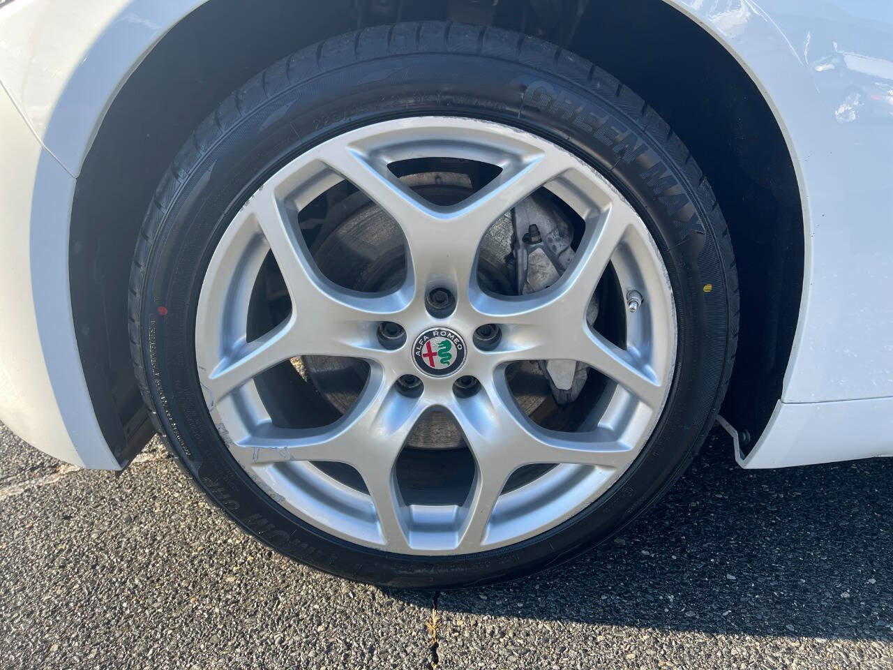 Used 2020 Alfa Romeo Giulia Ti image 11