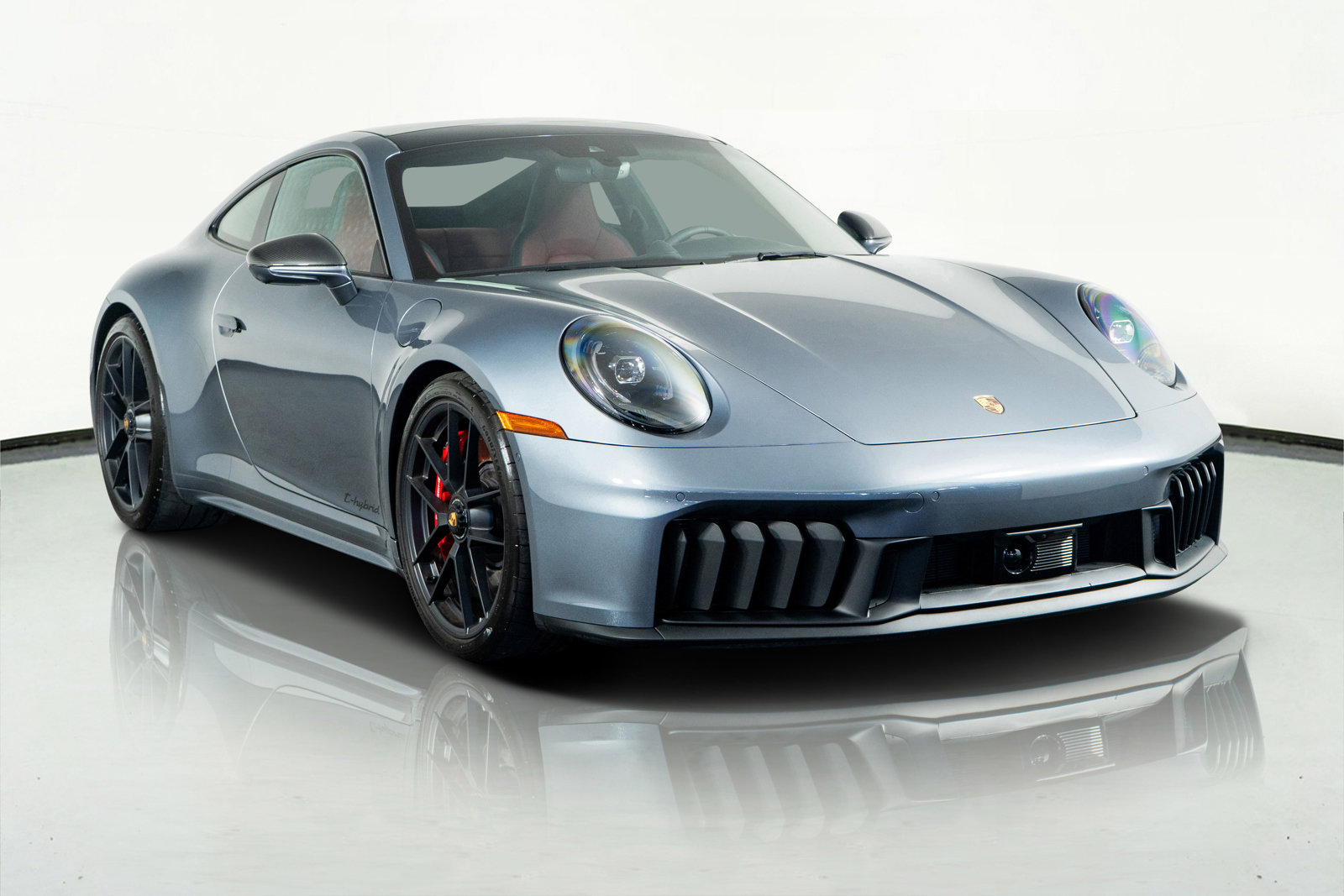 Used 2025 Porsche 911 Carrera 4 GTS image 2