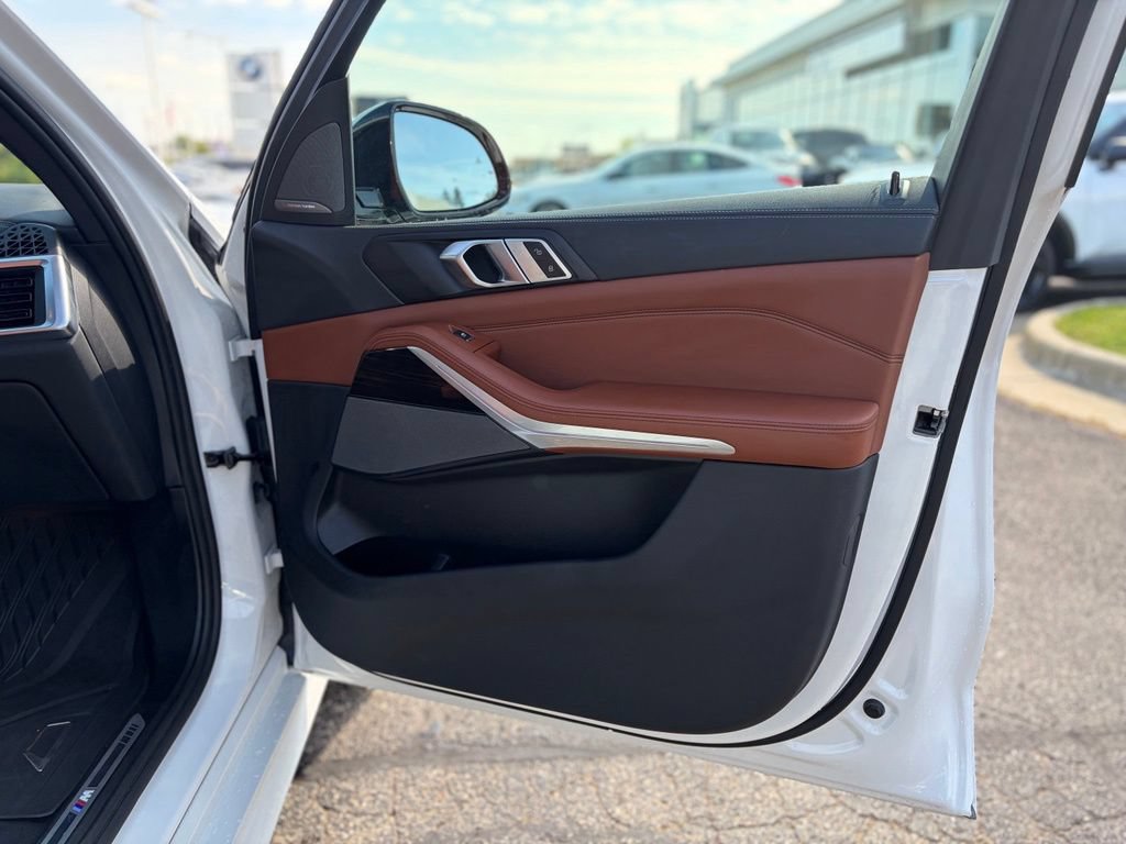 Used 2024 BMW X5 xDrive40i w/ Executive Package AWD/4WD image 18