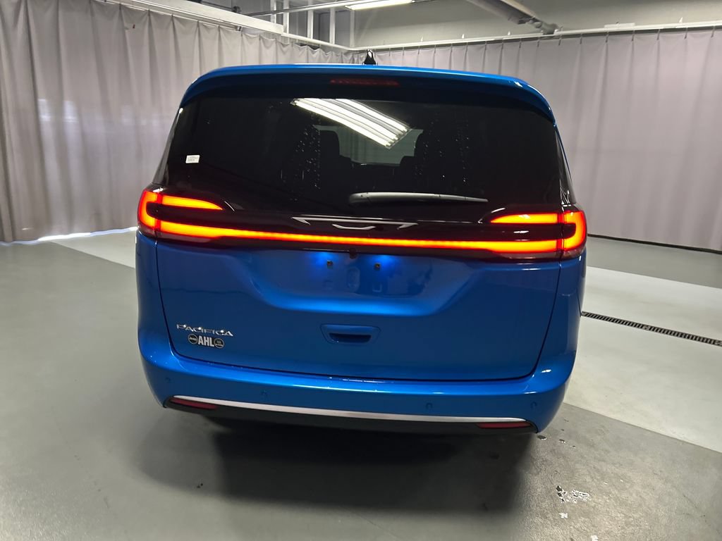 New 2027 Chrysler Pacifica Select w/ Family Tech Group FWD image 6
