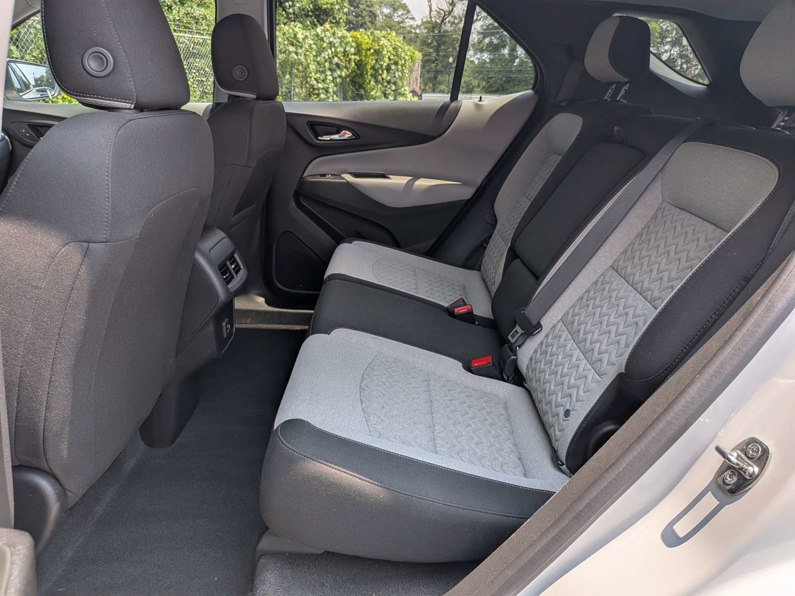 Used 2024 Chevrolet Equinox LT w/ Driver Convenience Package FWD image 13