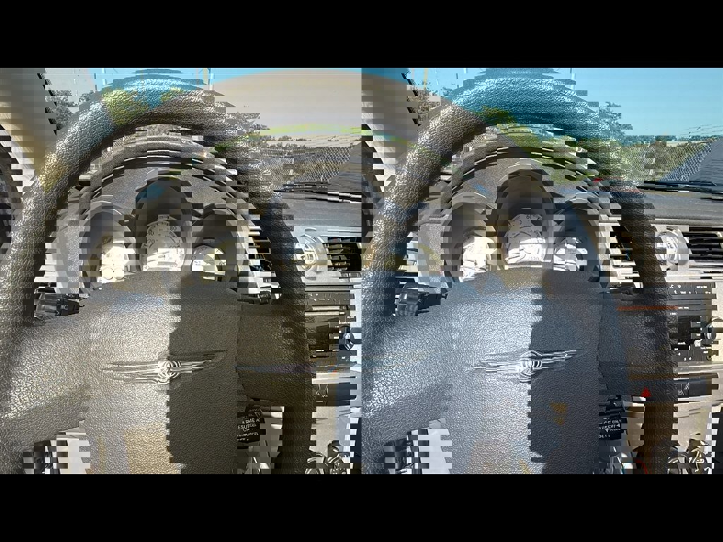 Used 2008 Chrysler Sebring LX image 13