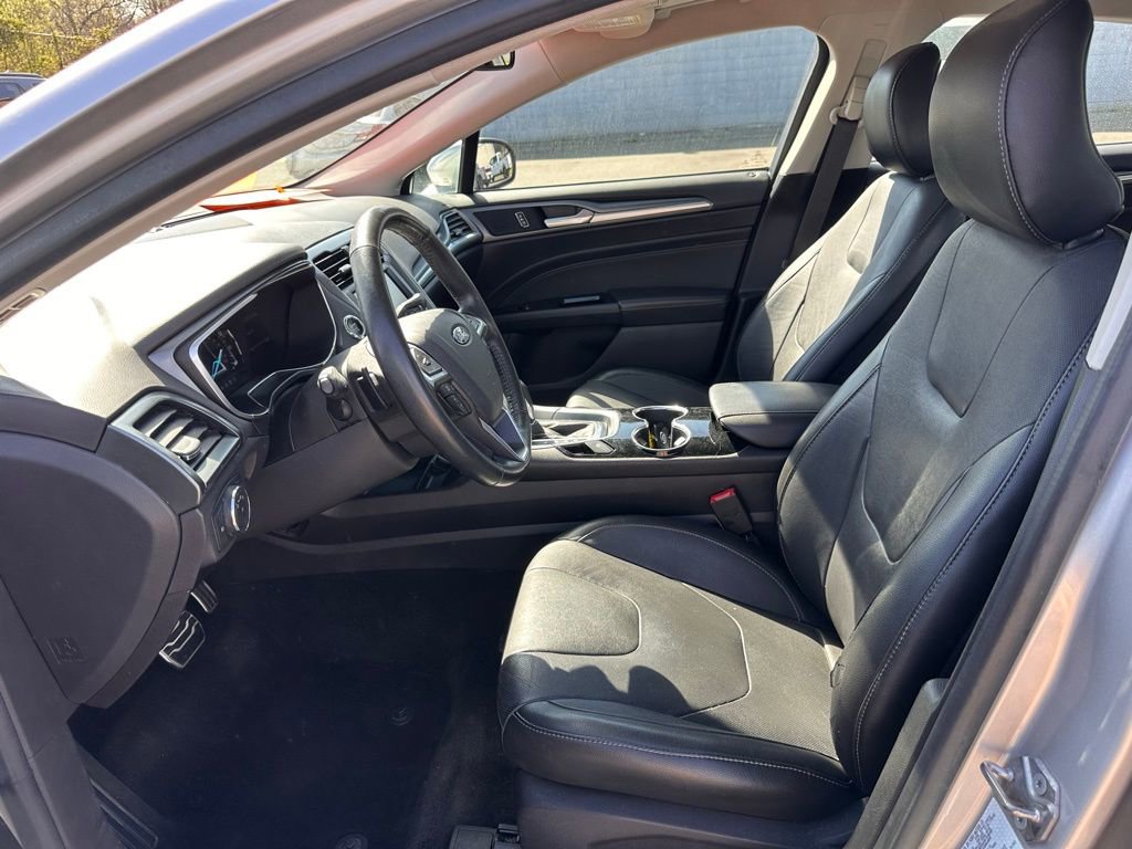 Used 2016 Ford Fusion Titanium image 11