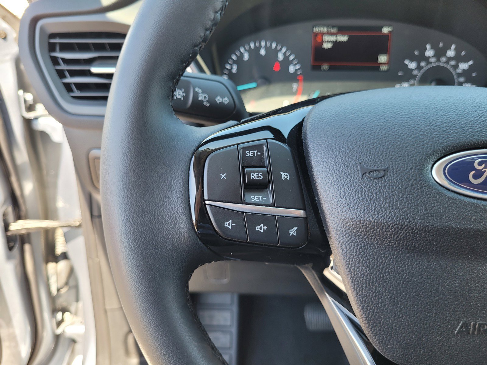 Used 2022 Ford Escape SE w/ Convenience Package FWD image 22