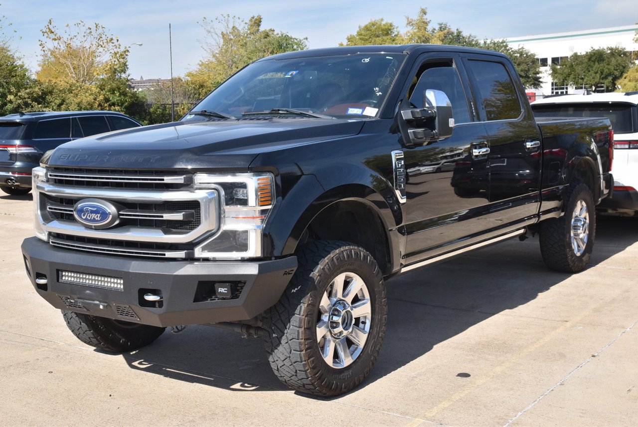 Used 2022 Ford F250 Platinum w/ FX4 Off-Road Package AWD/4WD image 2