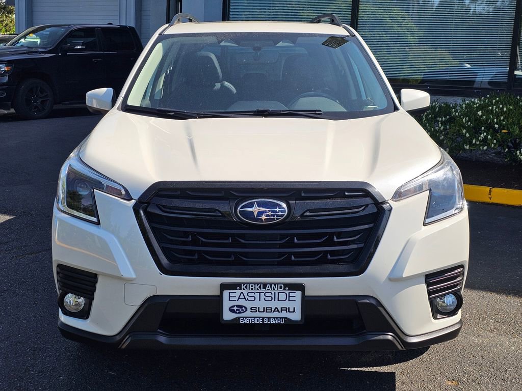 Used 2023 Subaru Forester Premium AWD/4WD image 2