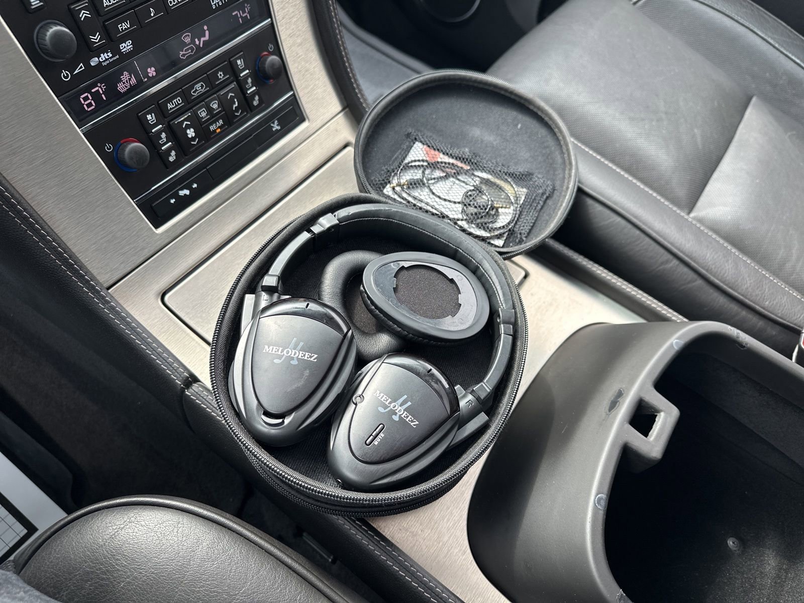 Used 2014 Cadillac Escalade ESV Platinum AWD/4WD image 74