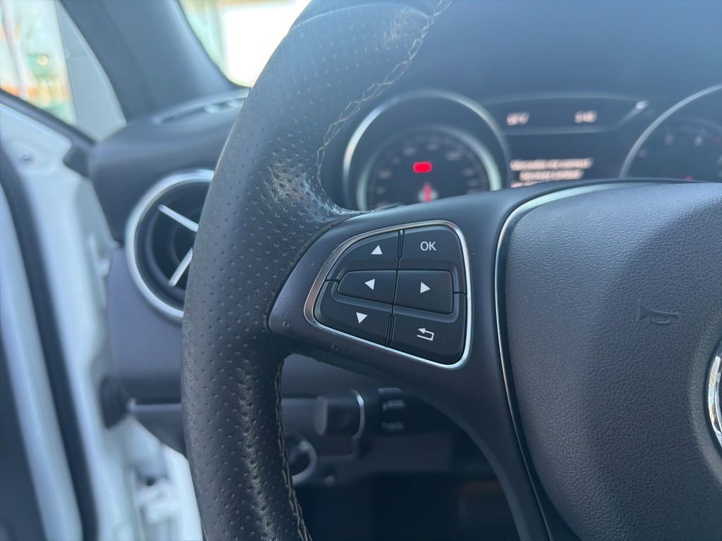 Used 2018 Mercedes-Benz GLA 250 4MATIC image 36