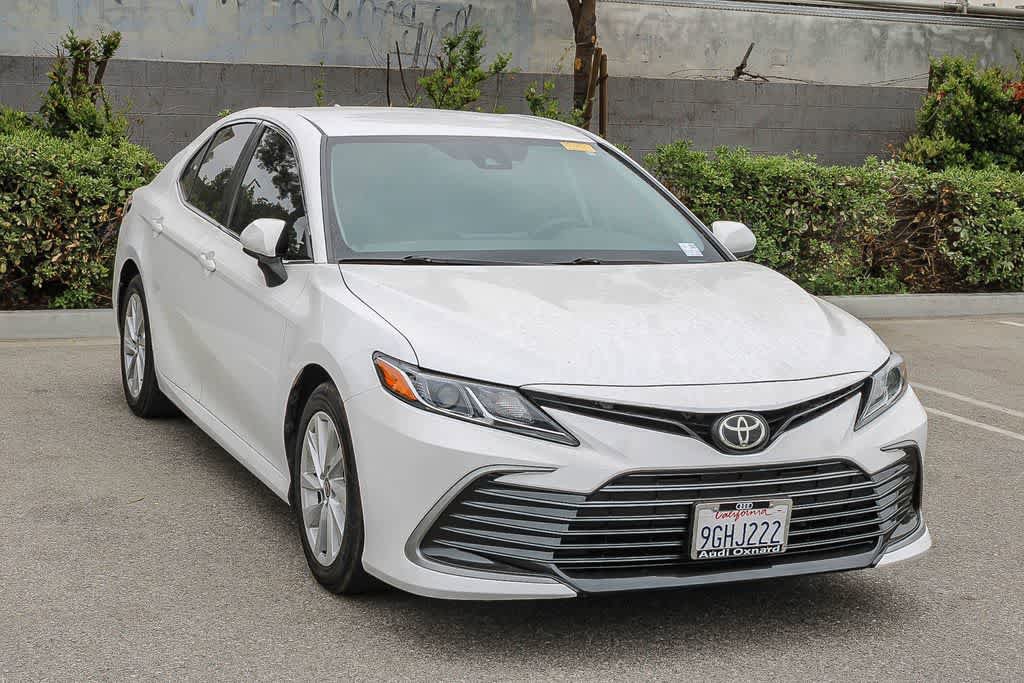 Used 2022 Toyota Camry LE FWD image 3