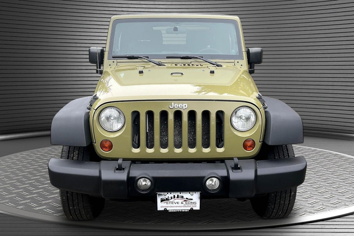 Used 2013 Jeep Wrangler Sport AWD/4WD image 2