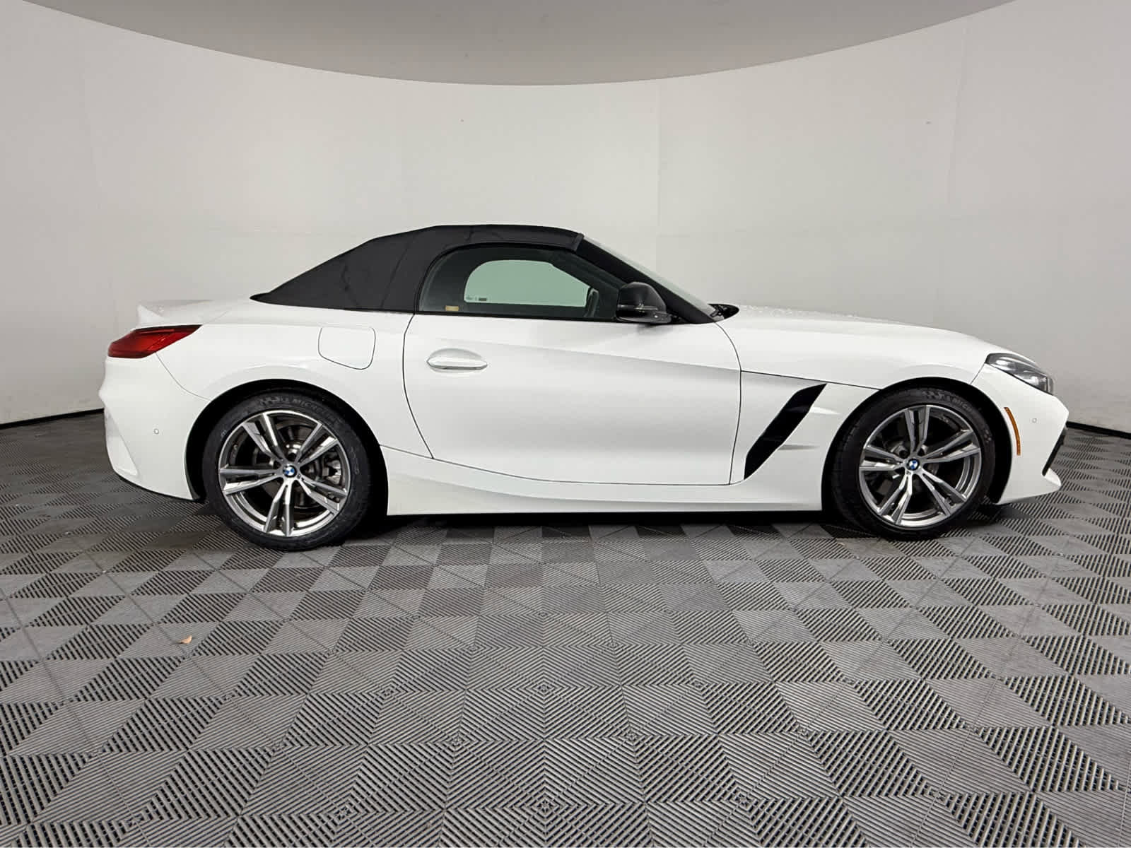 Certified 2022 BMW Z4 sDrive30i w/ Premium Package 2 image 4
