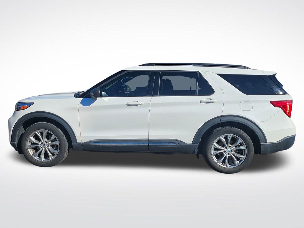 Used 2022 Ford Explorer XLT w/ Equipment Group 202A image 5