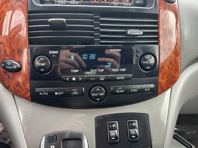 Used 2010 Toyota Sienna XLE Limited AWD/4WD image 30