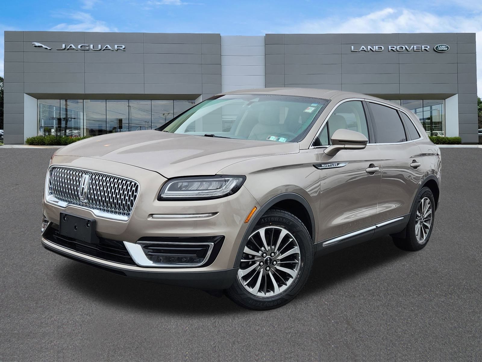 Used 2019 Lincoln Nautilus Select image 1