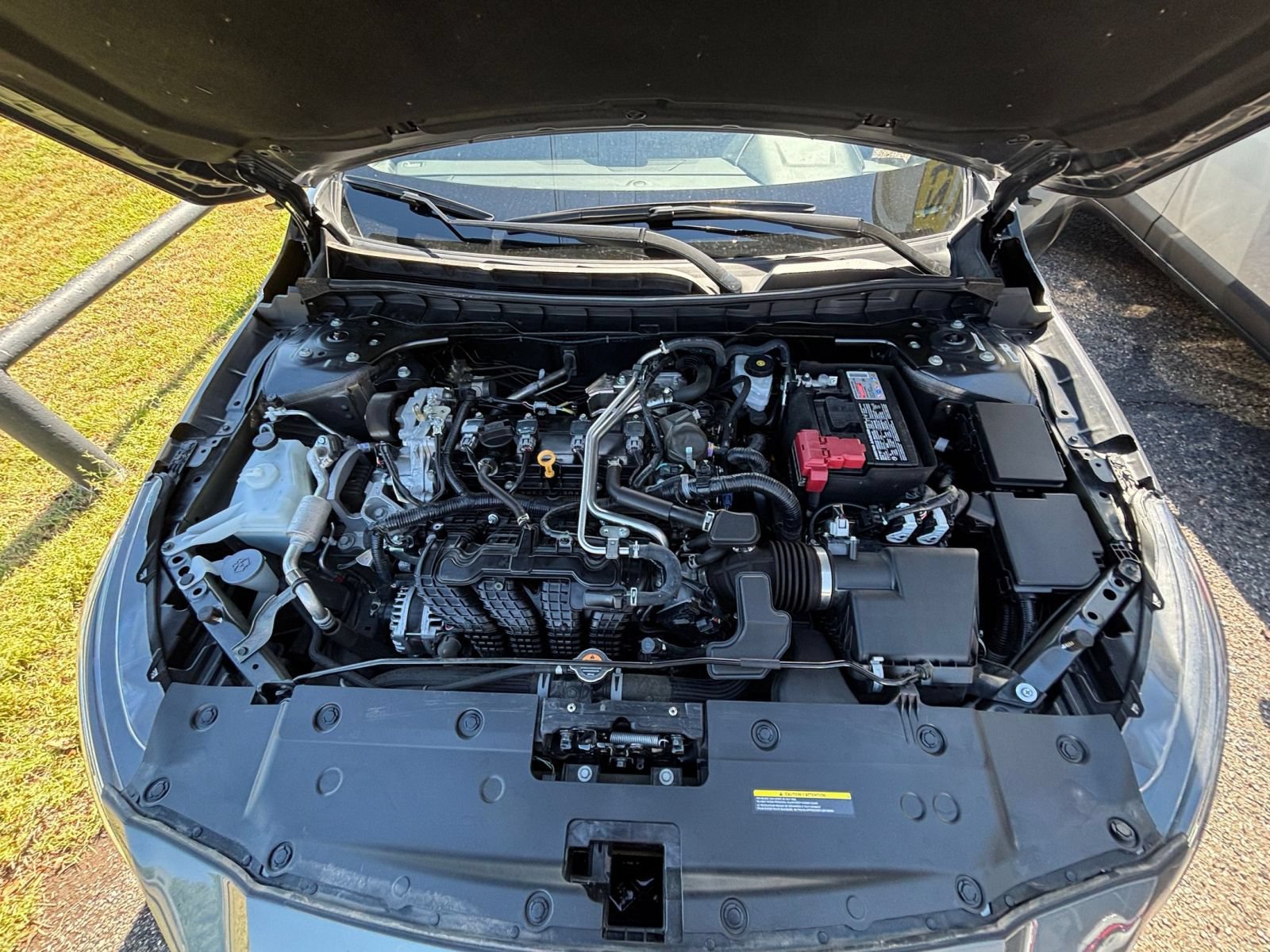 Used 2025 Nissan Altima 2.5 SV FWD image 32