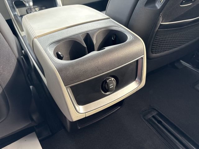 Used 2024 Kia Carnival LX image 28