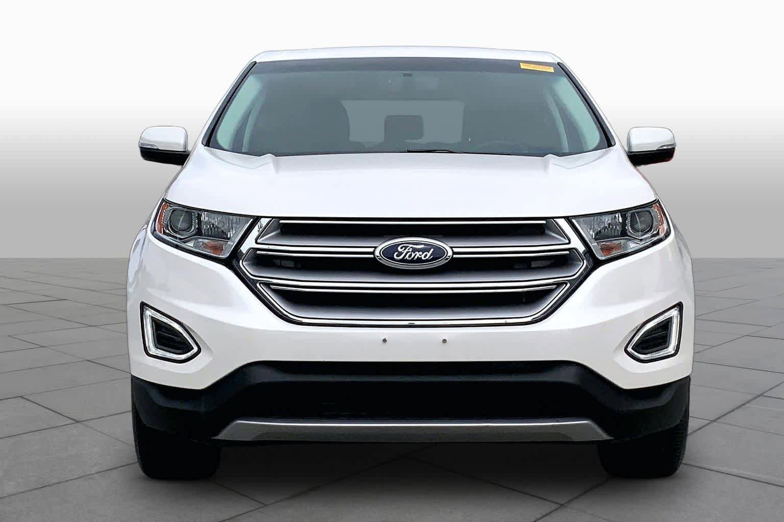 Used 2017 Ford Edge Titanium w/ Technology Package FWD image 6