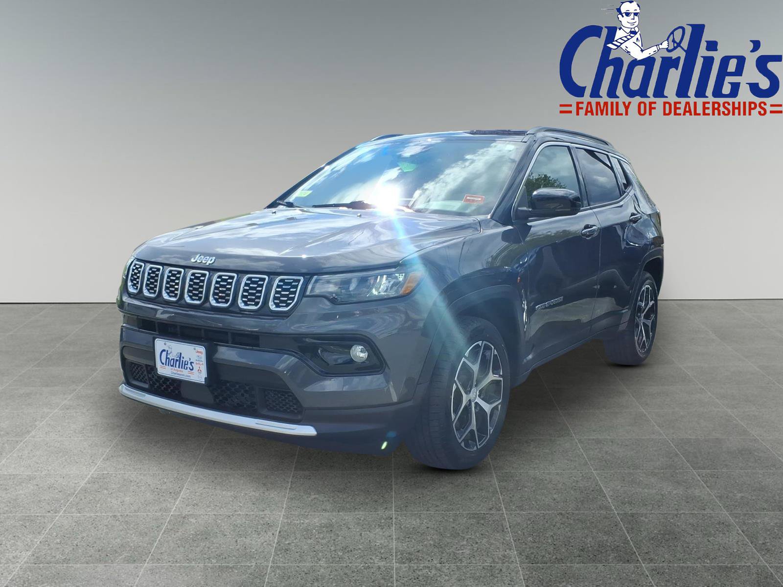 Used 2024 Jeep Compass Limited AWD/4WD image 1