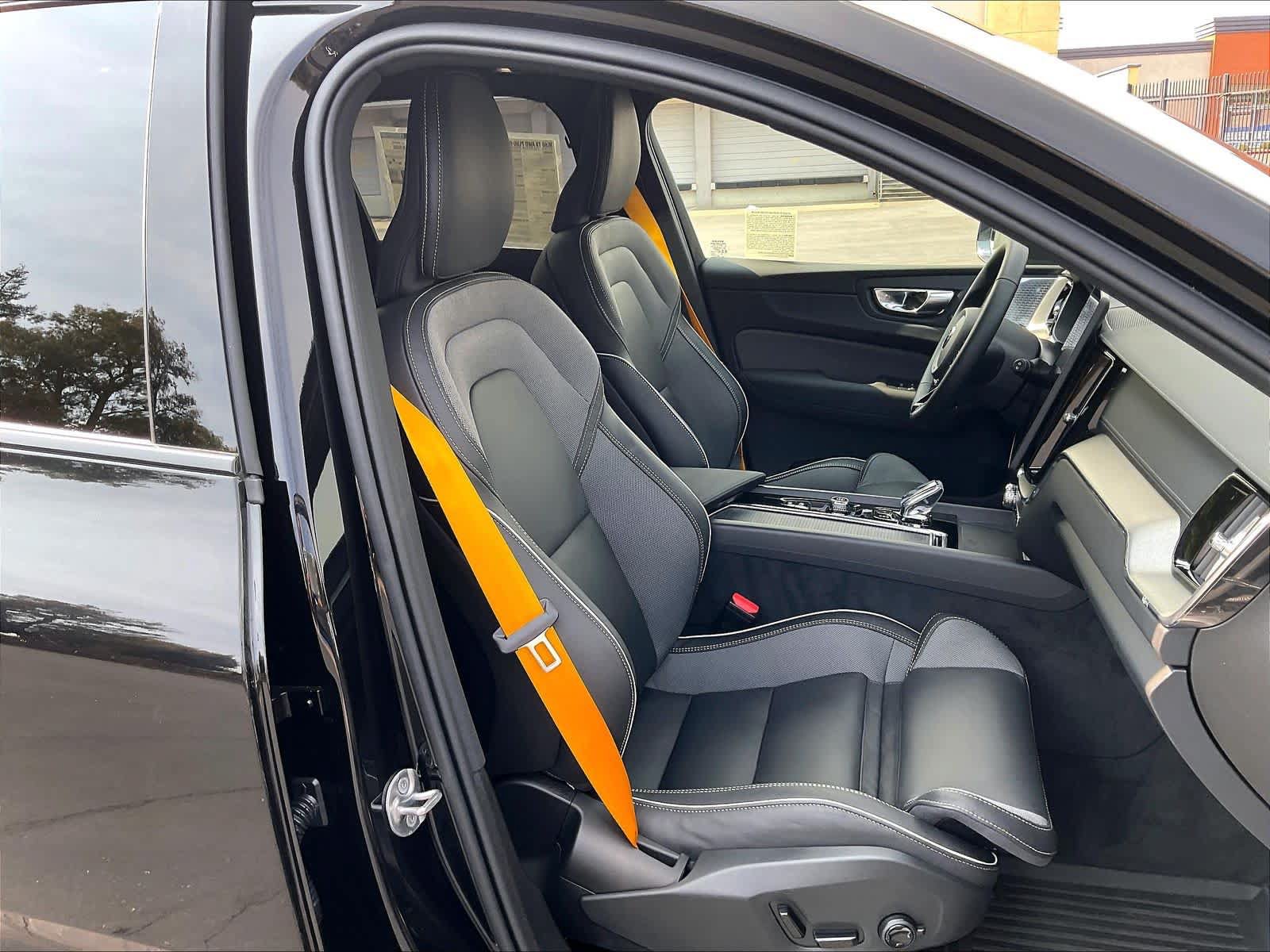 New 2026 Volvo XC60 T8 Polestar w/ Protection Package Premier AWD/4WD image 31