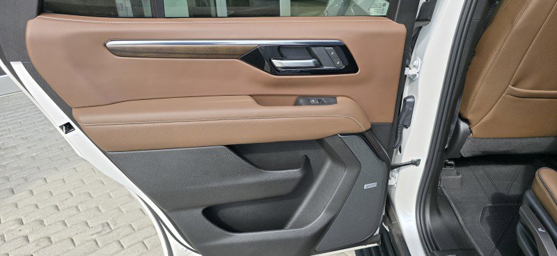 Used 2025 Chevrolet Tahoe High Country RWD image 29