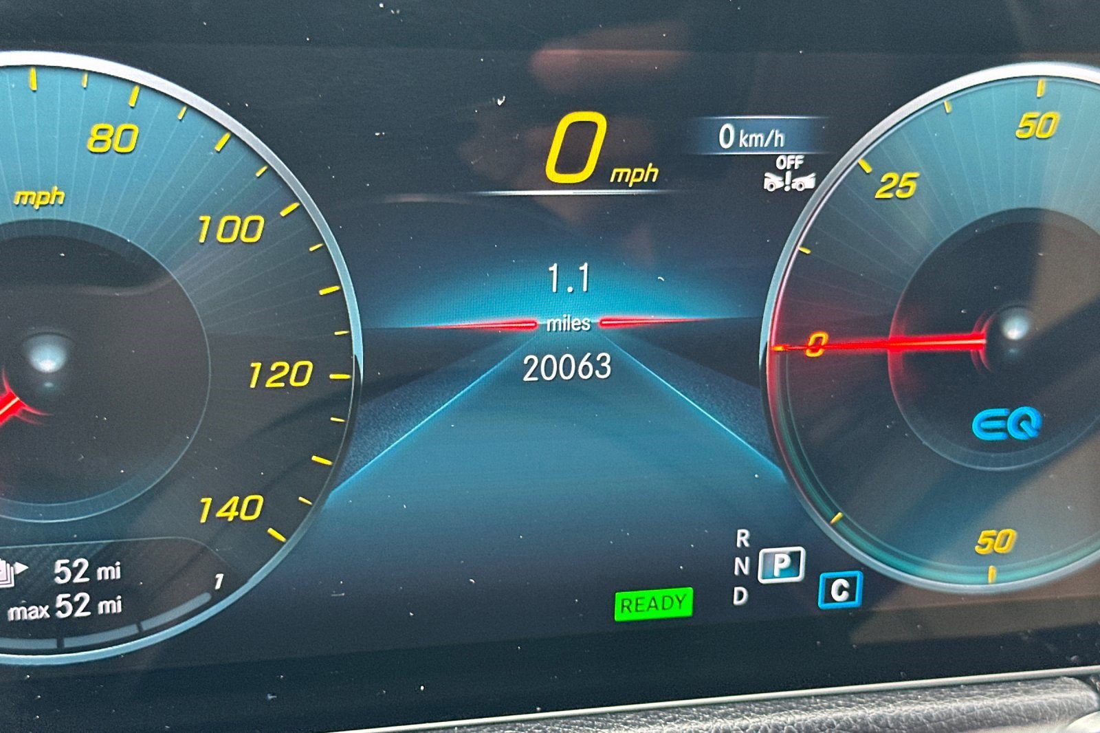 Used 2023 Mercedes-Benz EQB 300 4MATIC image 19