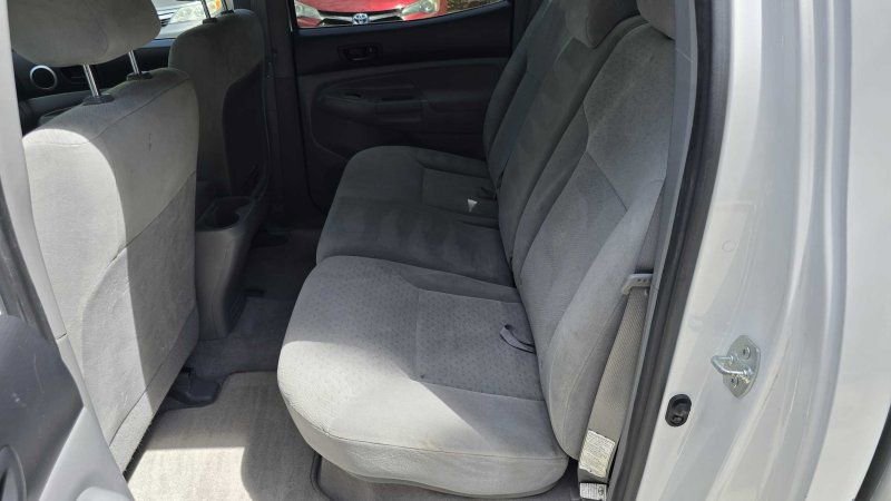 Used 2006 Toyota Tacoma PreRunner RWD image 31