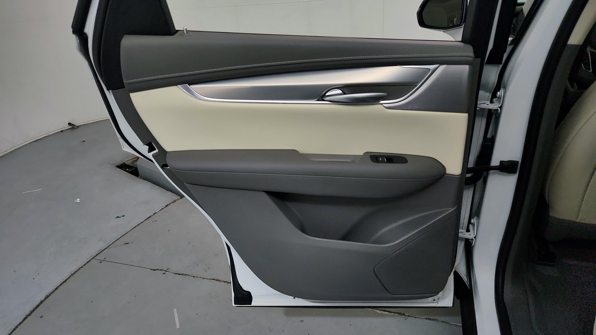 Used 2023 Cadillac XT5 Premium Luxury FWD image 23