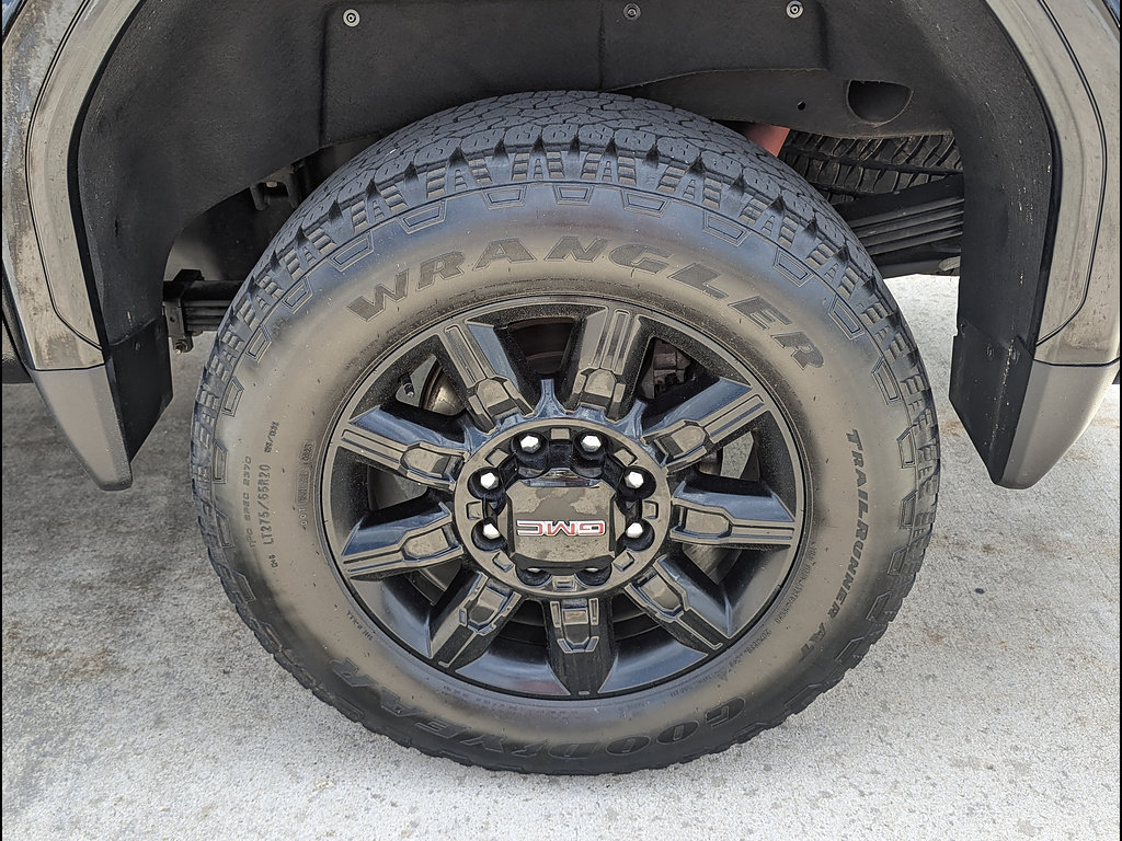 Used 2024 GMC Sierra 2500 AT4 w/ AT4 Premium Plus Package AWD/4WD image 16