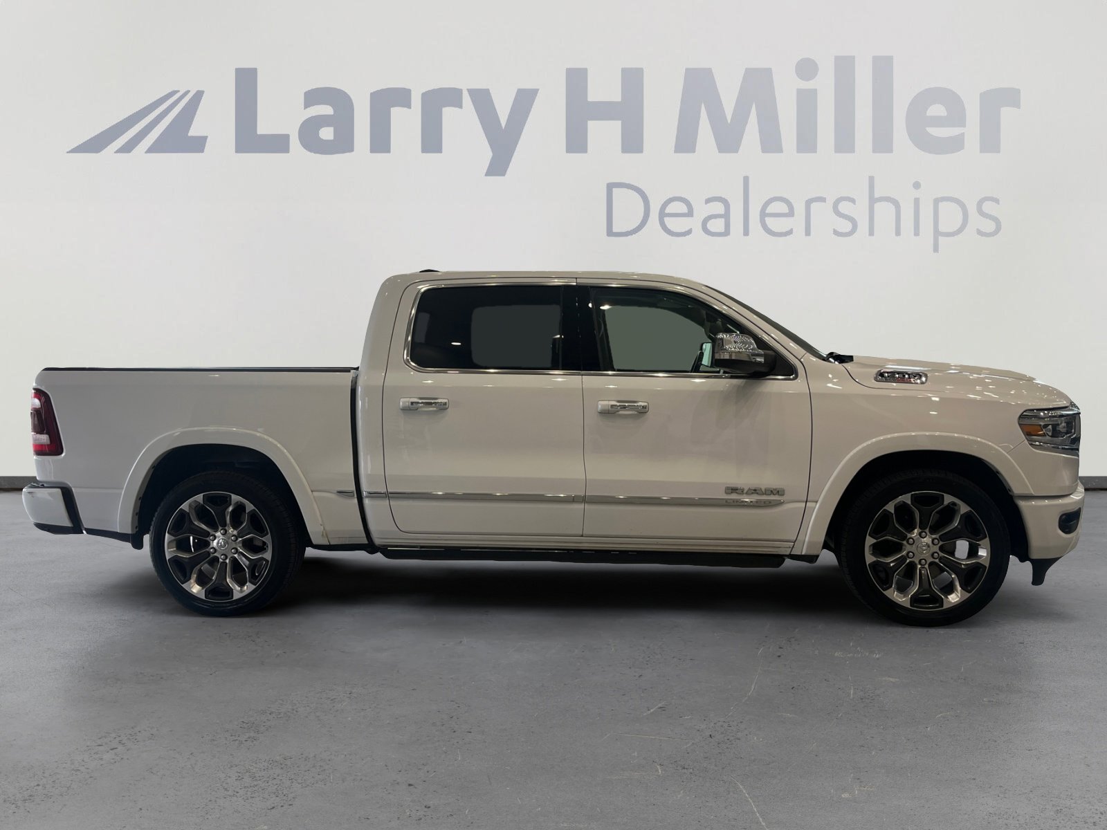 Used 2022 RAM 1500 Limited image 6