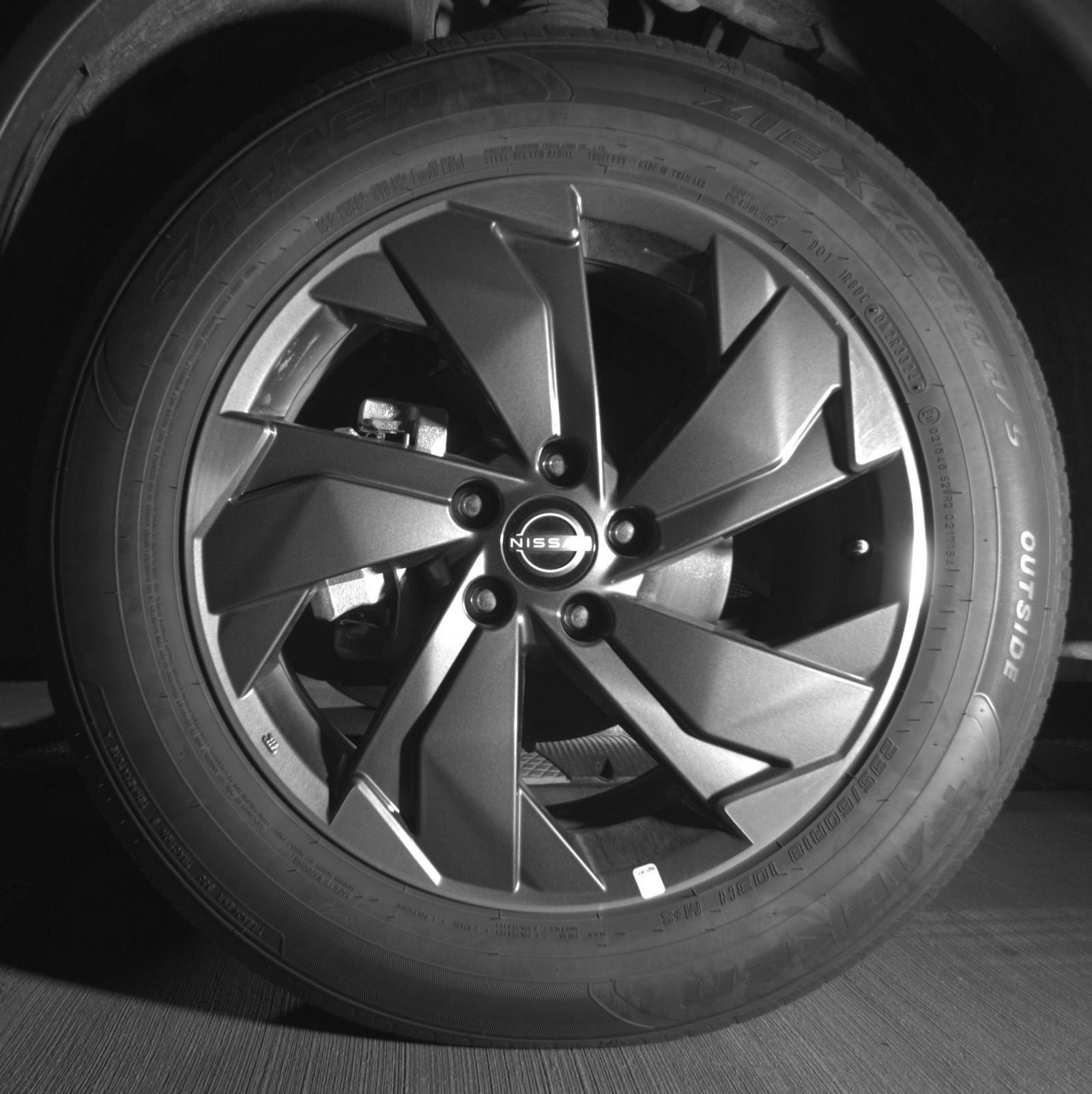 Used 2025 Nissan Rogue SV FWD image 9