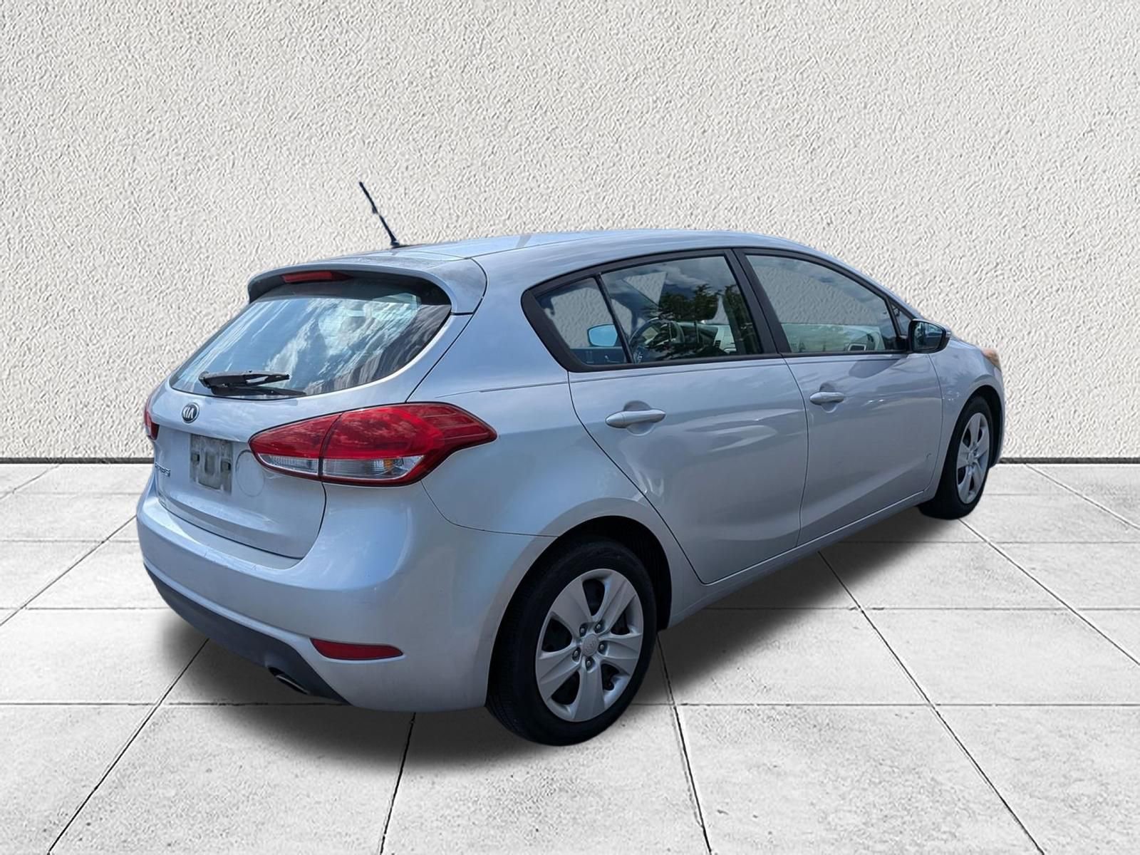 Used 2016 Kia Forte LX image 3