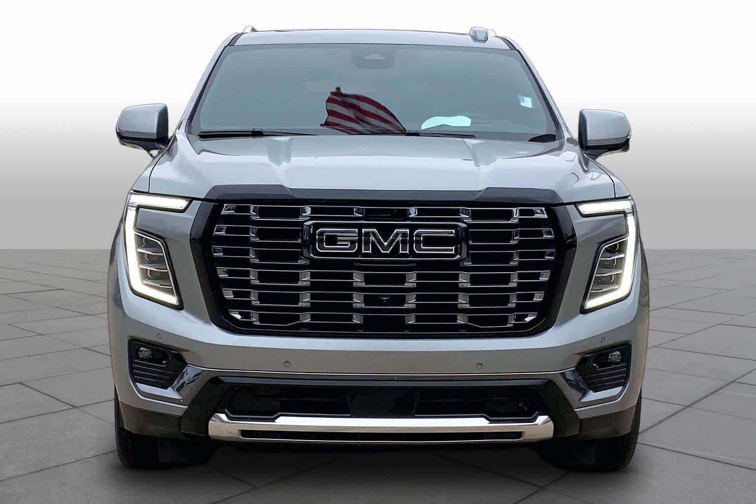 Certified 2025 GMC Yukon Denali Ultimate AWD/4WD image 4