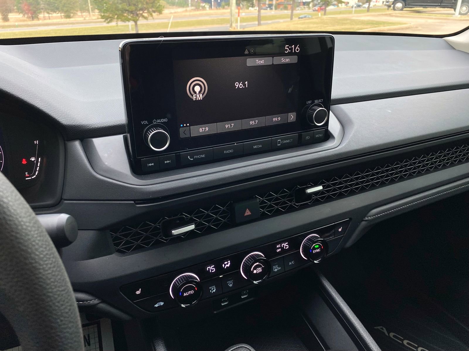 Used 2025 Honda Accord SE image 15