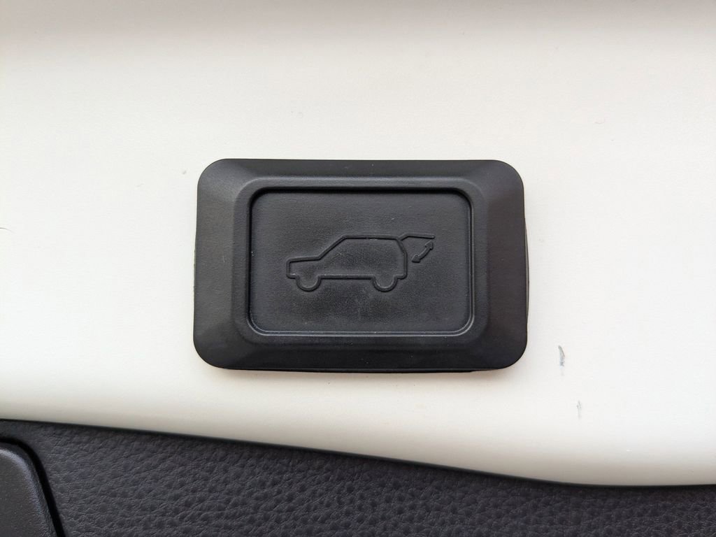 Used 2020 Toyota RAV4 XSE image 14