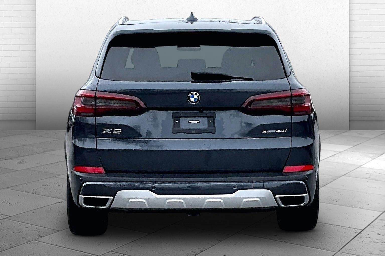 Used 2022 BMW X5 xDrive40i w/ Premium Package image 3