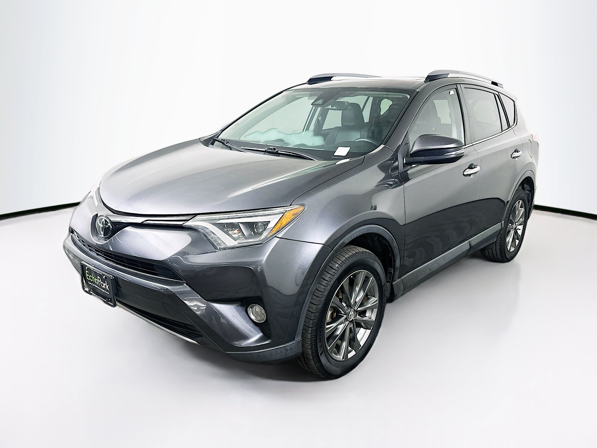 Used 2018 Toyota RAV4 Limited FWD image 3